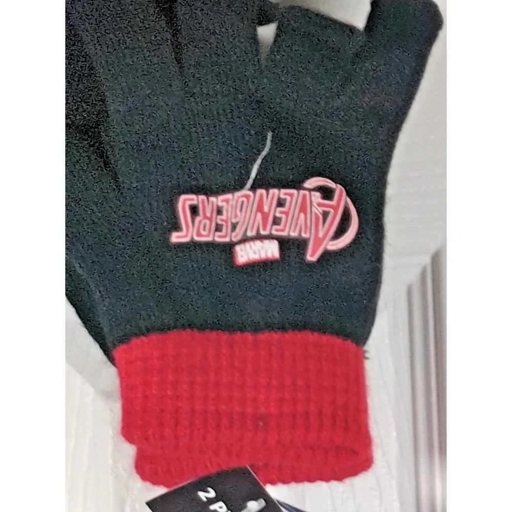 Berkshire Boys Marvel Avengers Beanie Pom Hat and Glove Set One Size Black Red